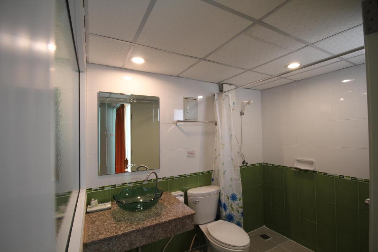 J.Residence Samut Prakan Extérieur photo