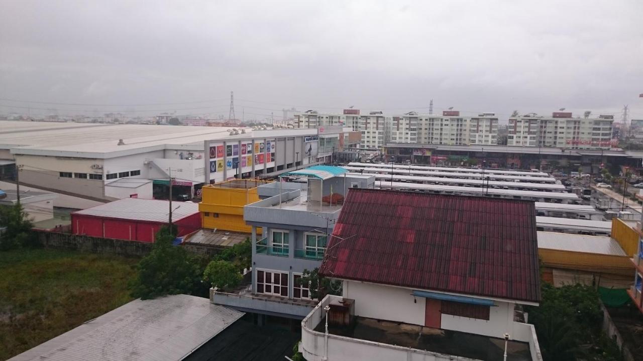J.Residence Samut Prakan Extérieur photo
