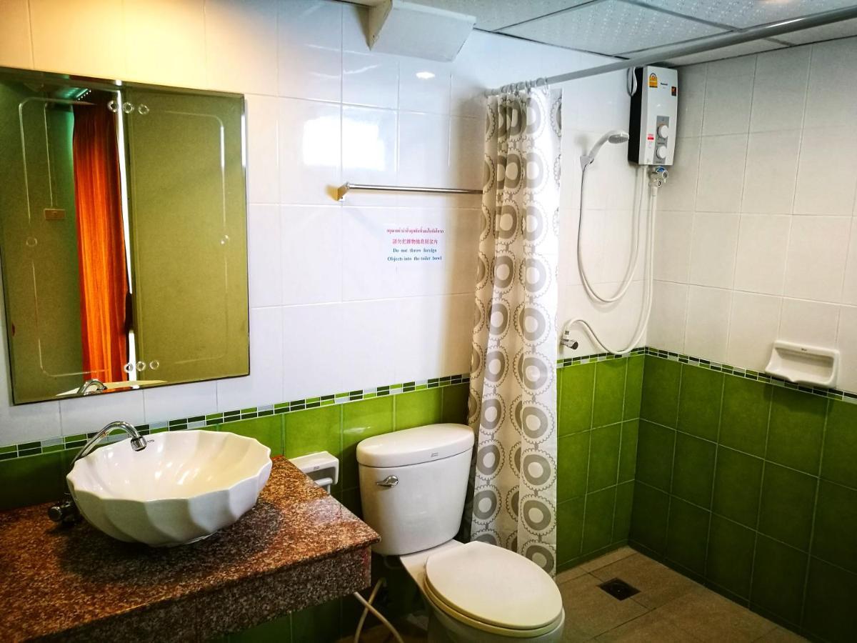 J.Residence Samut Prakan Extérieur photo