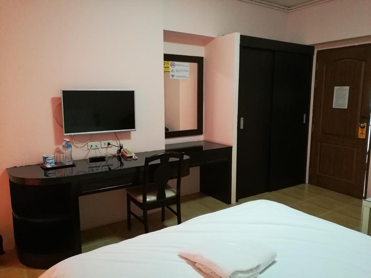 J.Residence Samut Prakan Extérieur photo